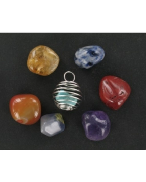 Pendentif aux 7 pierres pour les chakras Pendentif aux 7 pierres pour les chakras