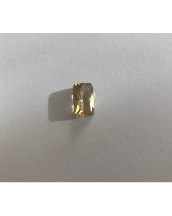 Citrine taillée environ 1,5cm Citrine taillée environ 1,5cm