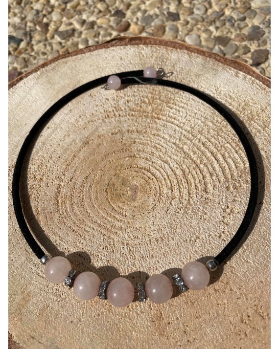 COLLIER - QUARTZ ROSE - PERLES - RAS DE COU NOIR