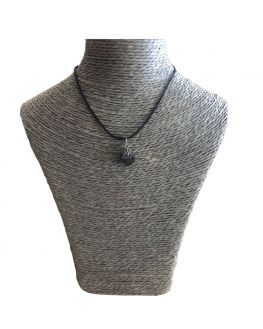 Pendentif en magnétite octaèdre Pendentif en magnétite octaèdre