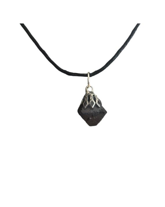 Pendentif en magnétite octaèdre