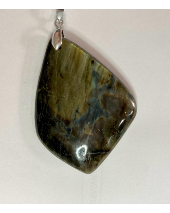 Pendentif unique en labradorite 5.5/4cm Pendentif unique en labradorite 5.5/4cm