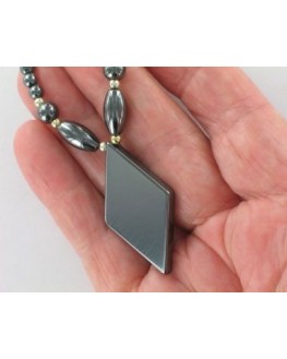 Collier - Hématite - Triangle Collier - Hématite - Triangle